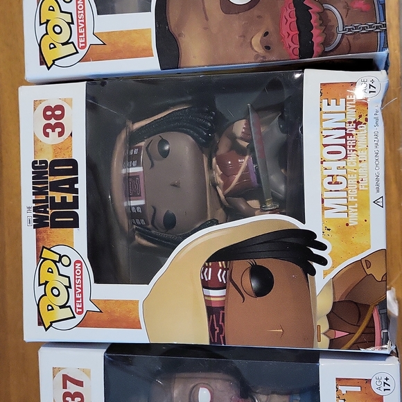 Funko Walking Dead Michonne and Michonne's Pets 1 and Pet 2 - Picture 7 of 8